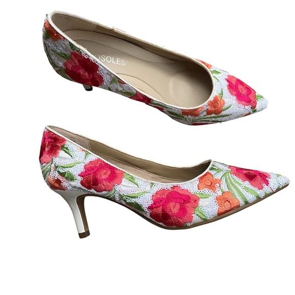 AEROSOLES Women's Floral Embroidered Flats - Red and Green - Picture 2 of 5